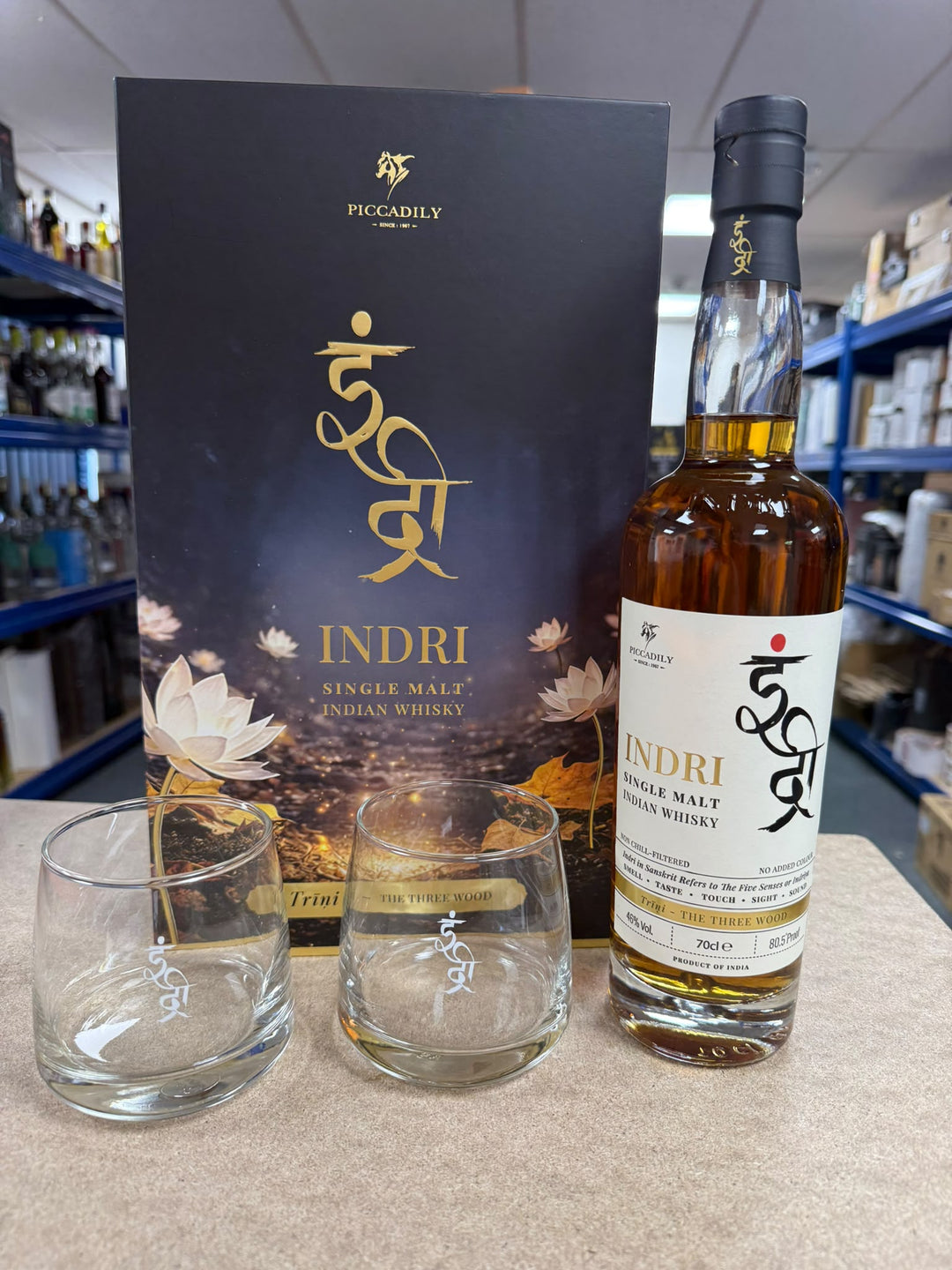 Indri Trini Gift Set with glassware and box